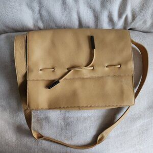 Liz Claiborne Vintage 90s Honey Leather Multi-Pocket Shoulder Bag